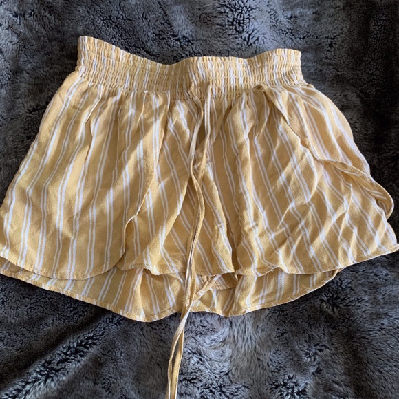 Yellow Flowy Shorts - Picture 1 of 1